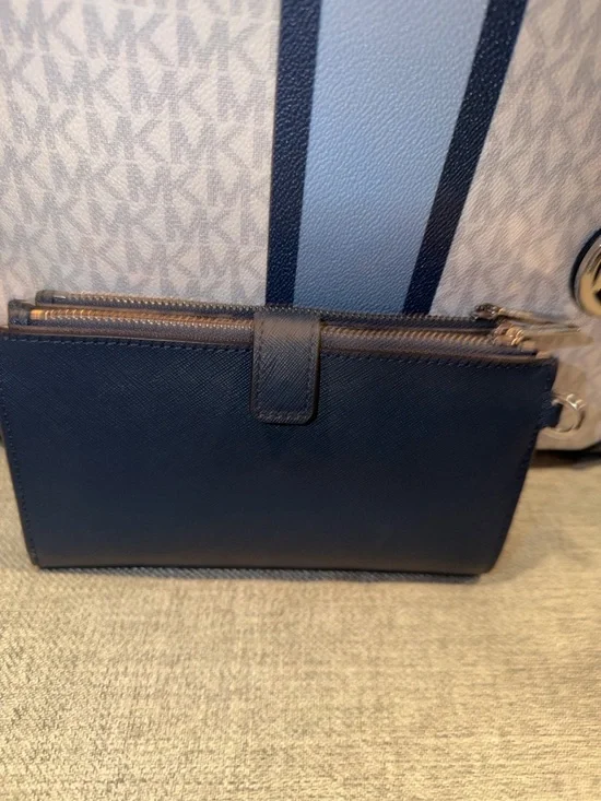 MICHAEL KORS JET SET DOUBLE ZIP WALLET - Picture 3 of 4